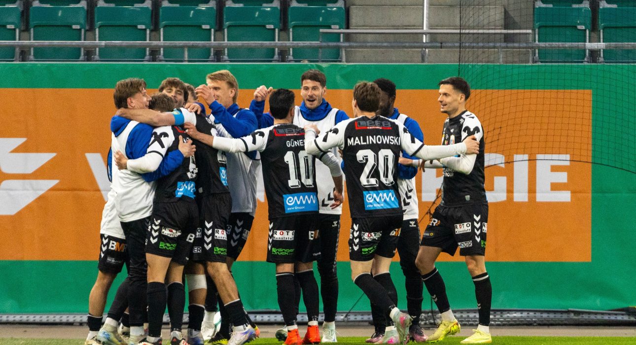 VIENNA,AUSTRIA,10.APR.26 - SOCCER - ADMIRAL 2. Liga, SK Rapid Wien II vs Hertha Wels. Image shows the rejoicing of Wels. Photo: GEPA pictures/ Philipp Brem